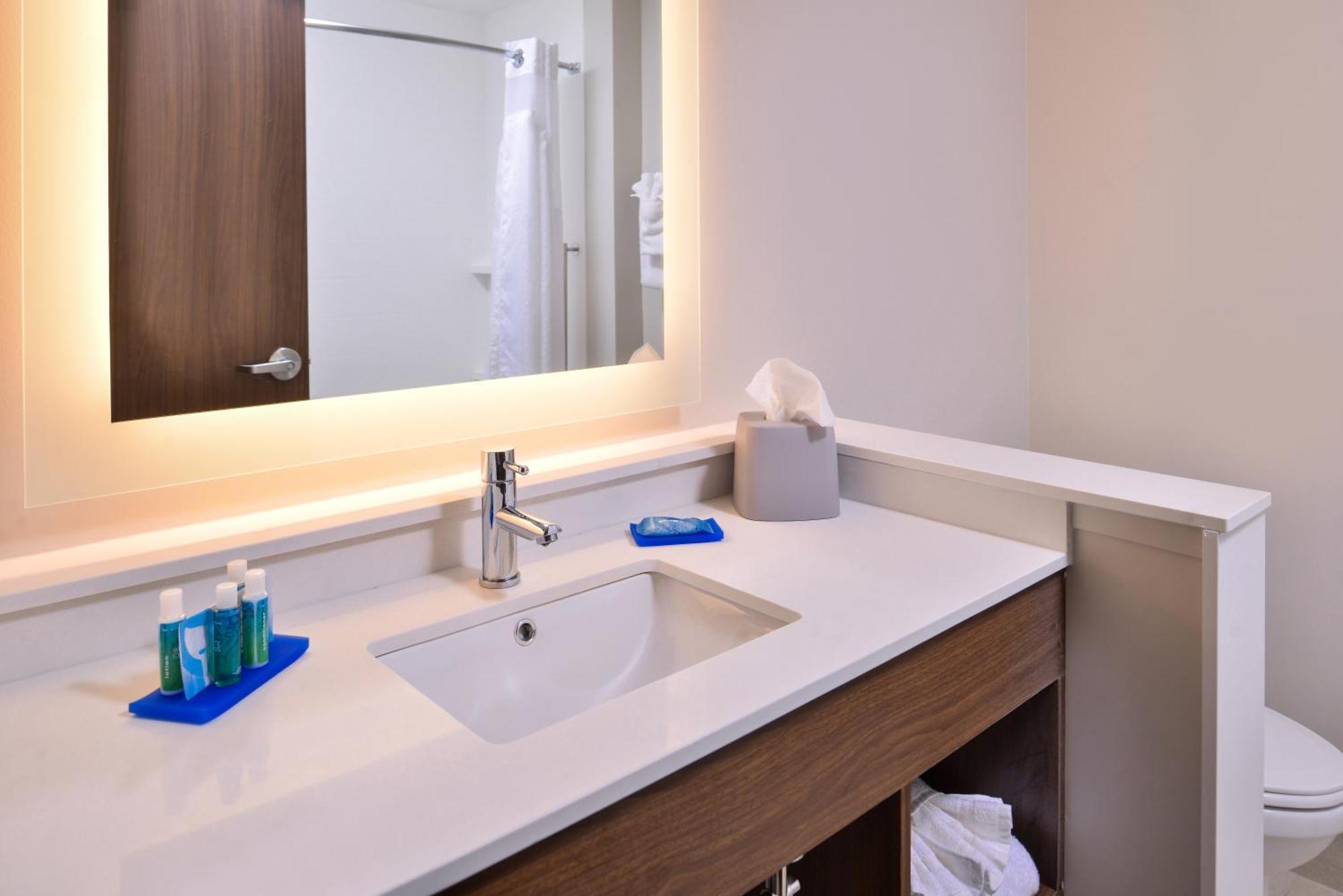 Holiday Inn Express & Suites Farmville By Ihg Esterno foto