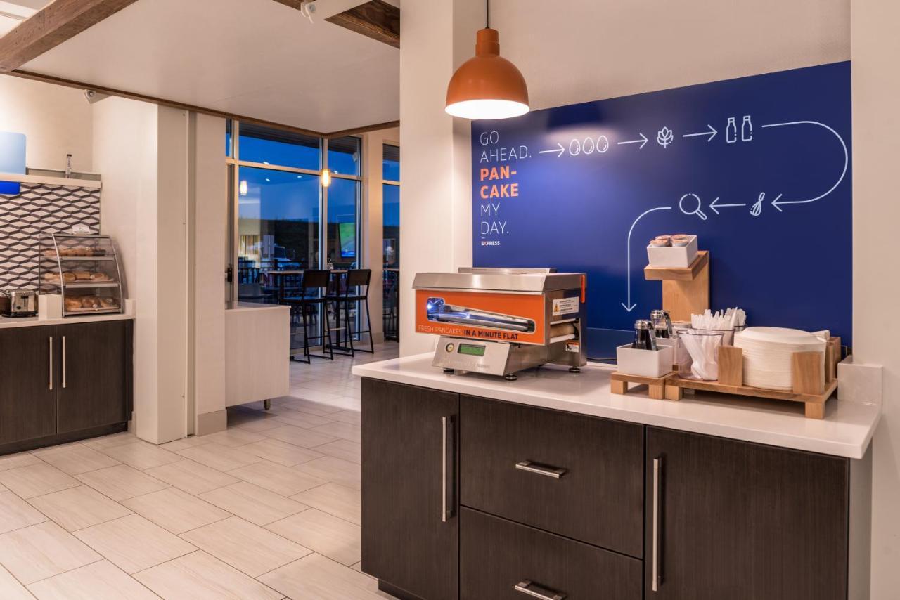 Holiday Inn Express & Suites Farmville By Ihg Esterno foto