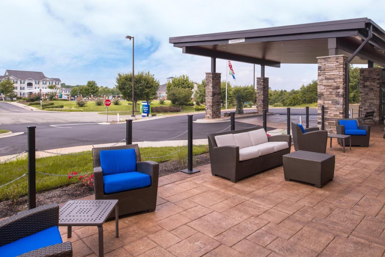 Holiday Inn Express & Suites Farmville By Ihg Esterno foto